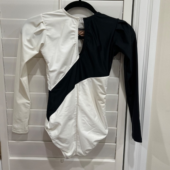 Black and White Long Sleeve Dance Costume Leotard - Picture 3 of 4